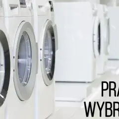 Rząd białych pralek, jedna z otwartymi drzwiczkami. Tekst: "Jaka pralkę wybrać?". Podpowiadamy, na co zwrócić uwagę przy zakupie pralki.