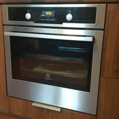 Nowoczesny piekarnik do zabudowy Electrolux, idealny do każdej kuchni. Sprawdź nasz piekarnik do zabudowy ranking, by wybrać najlepszy model!